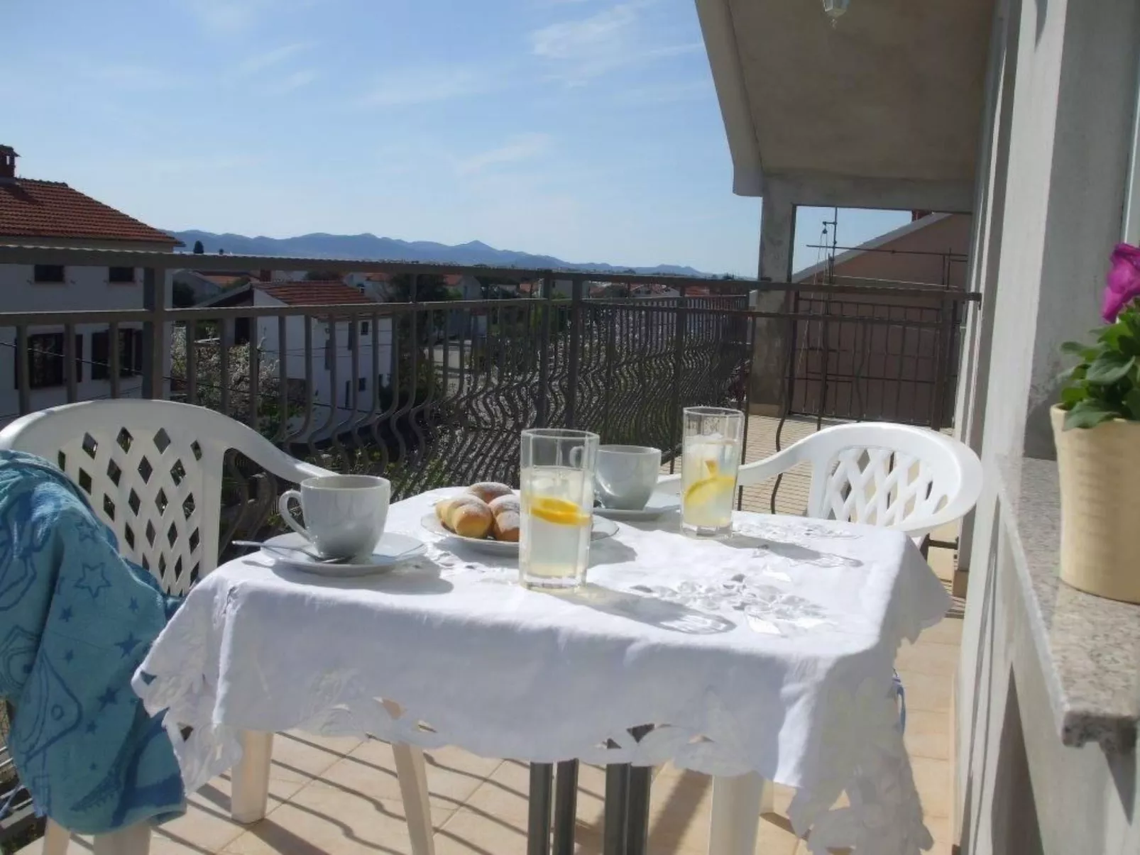 Appartement mit Balkon