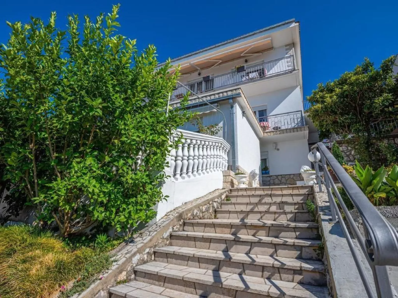 In Dramalj mit Kleiner Terrasse