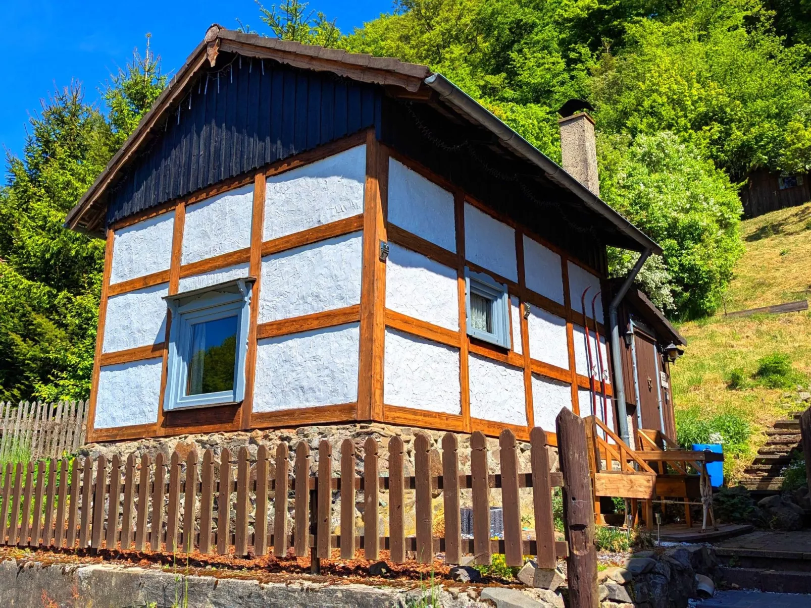 Authentisches Fachwerkhaus am Rande des Waldes