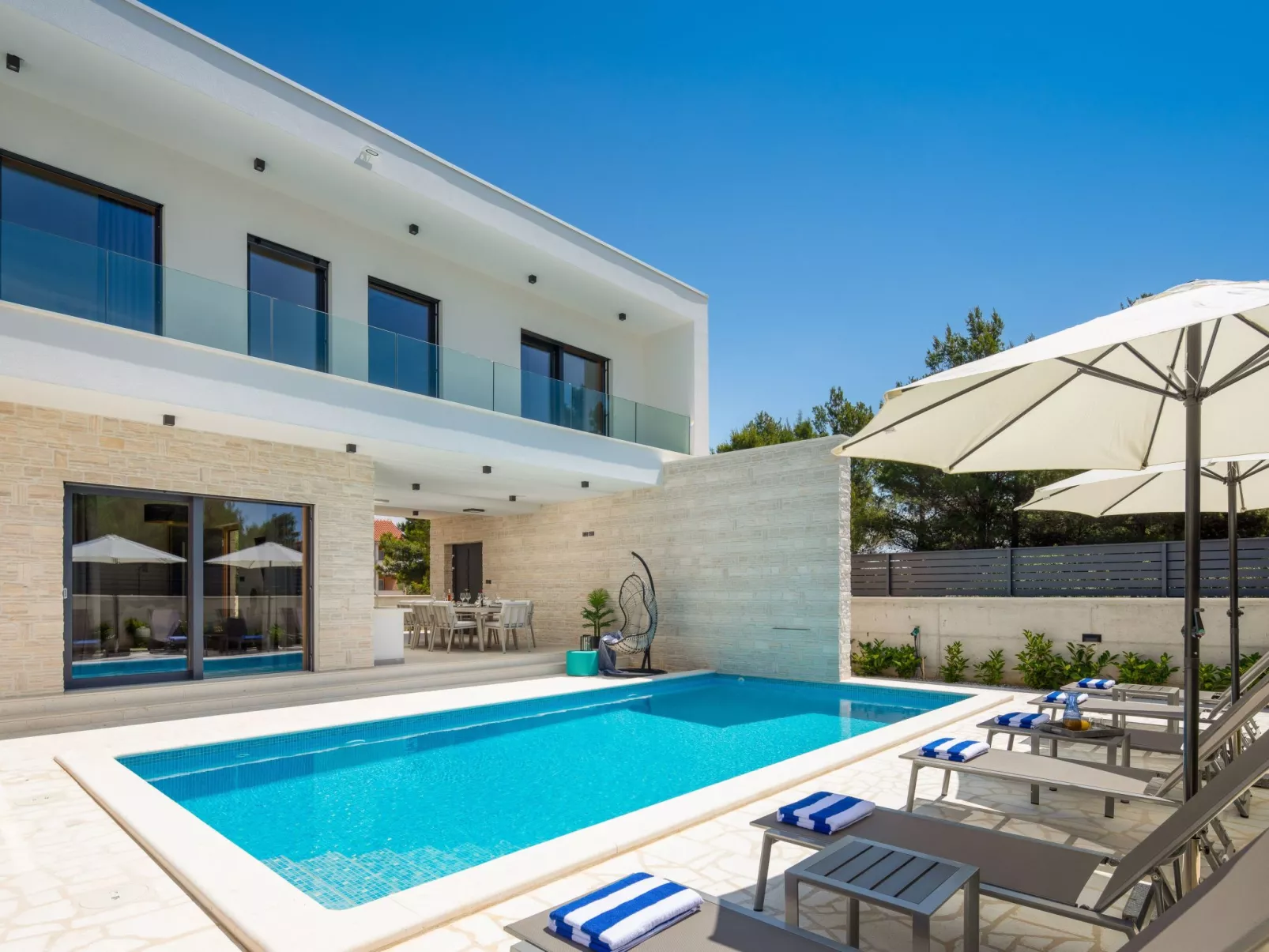 Für 10 Personen in Sria