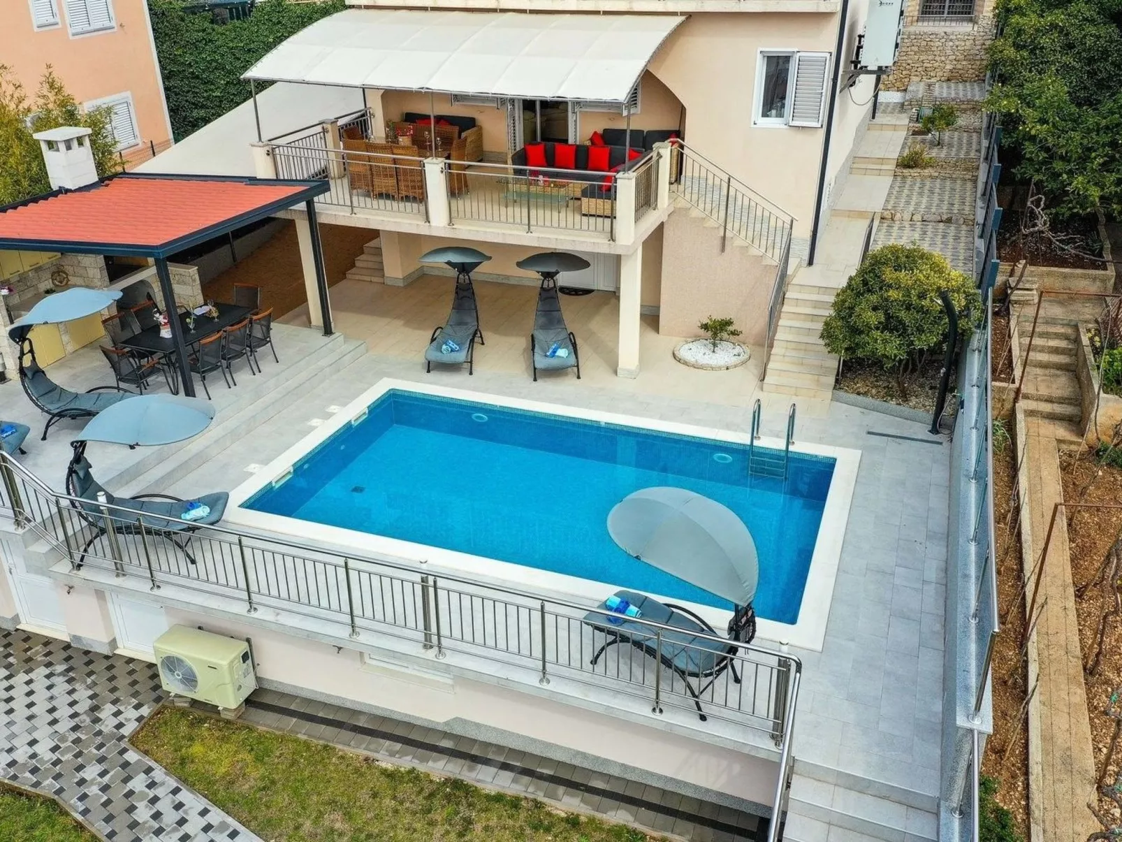 Villa Urban in Trogir mit privatem beheiztem Pool