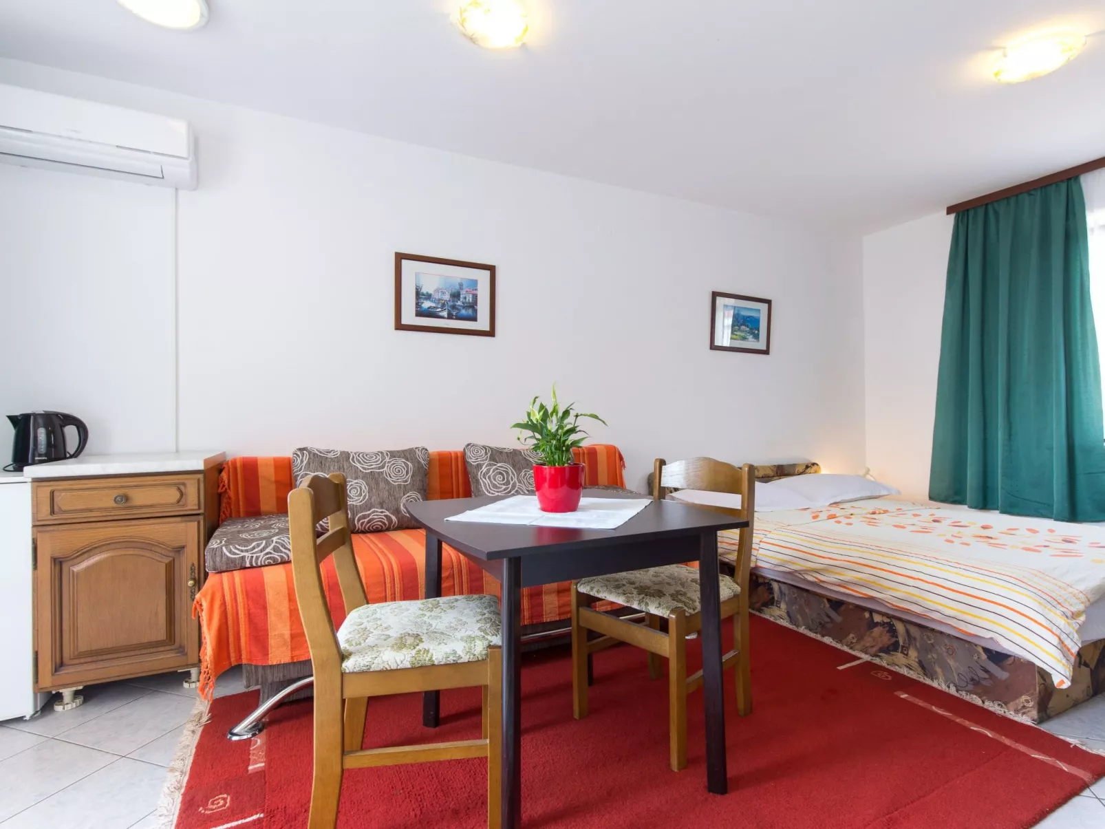 Apartmenthaus „Sean“ mit Parkplatz, Olivenhain