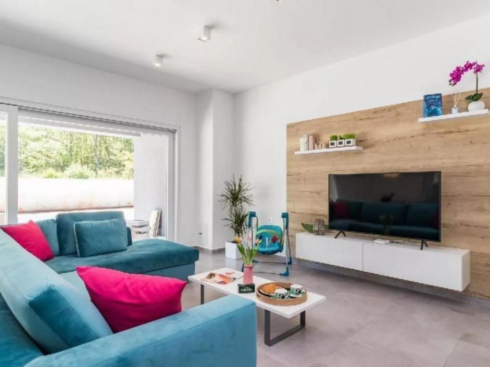 Villa Sanivaro mit beheiztem Pool und Whirlpool