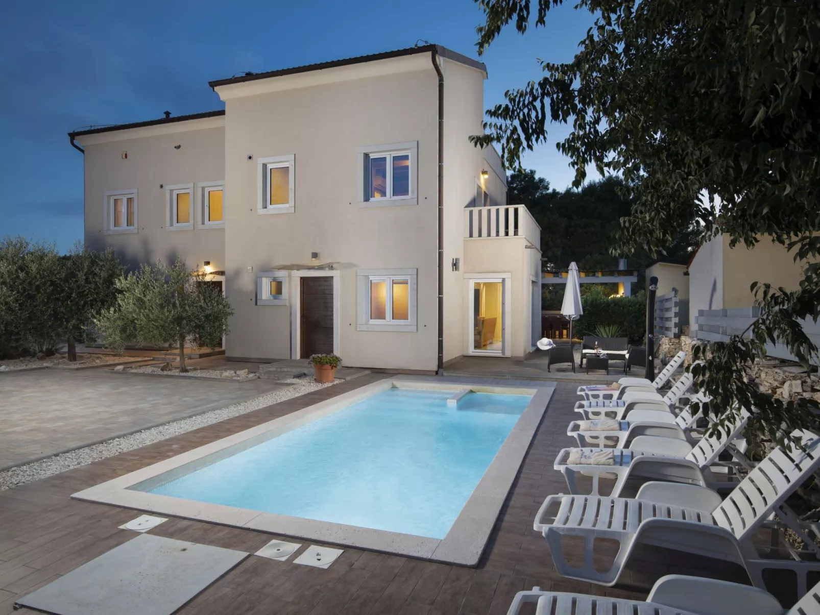 Villa Nocciola mit 6 Schlafzimmern in Meeresnähe