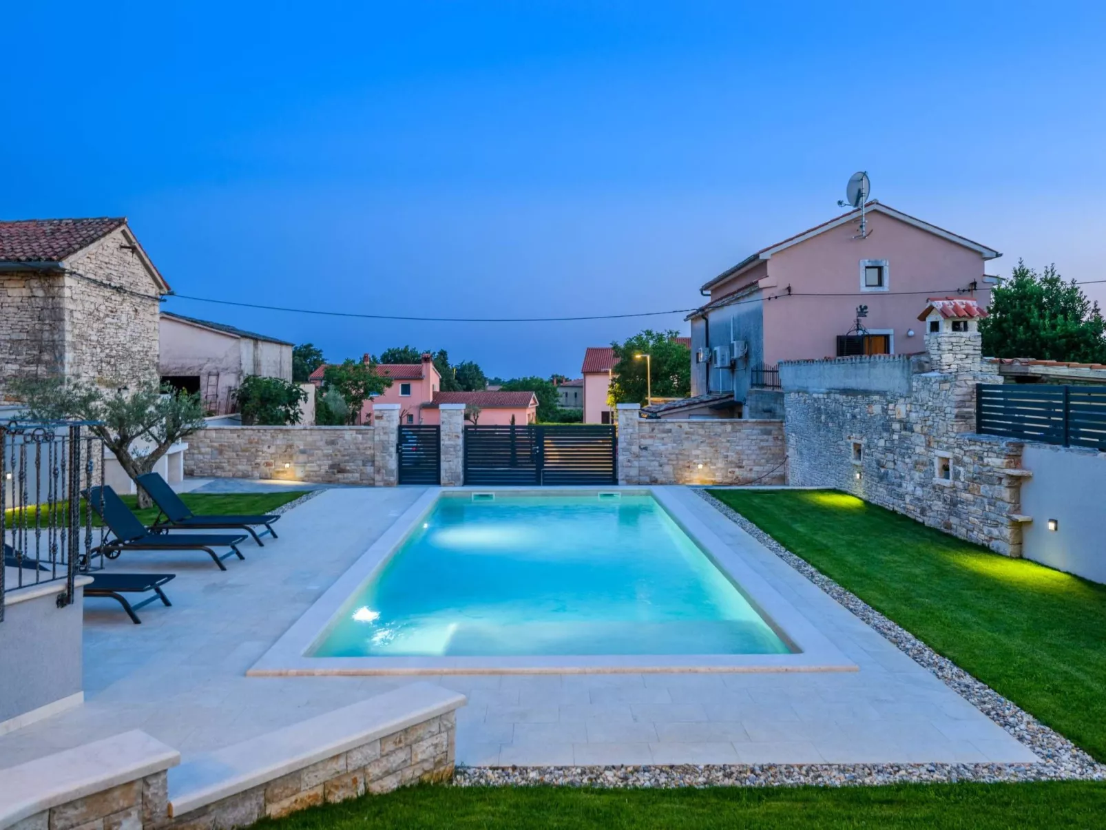 Villa Grande, klimatisiert und mit Pool in Jursici