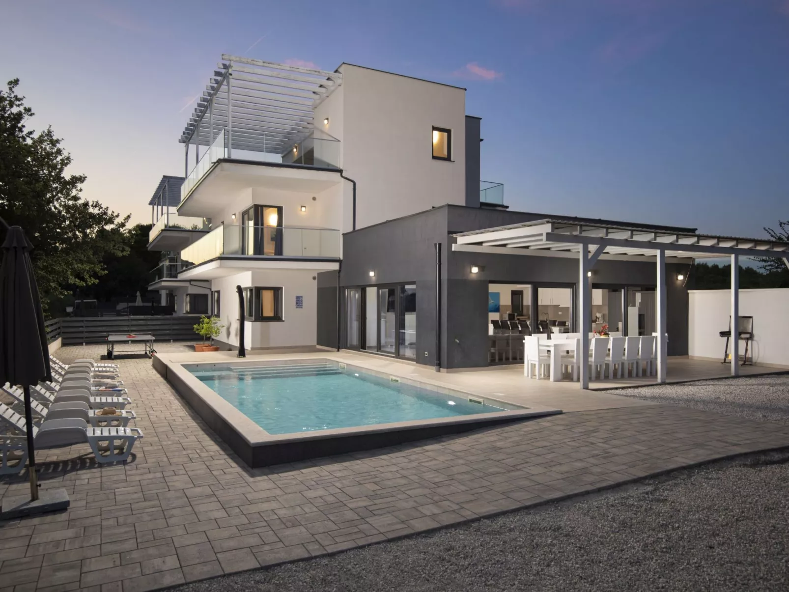 Villa Luna mit Pool, Sauna, Whirlpool, Tennisplatz