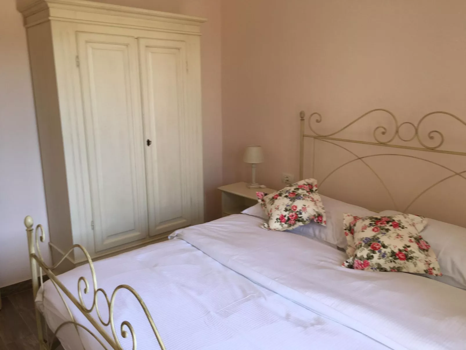 Appartement in Stoja mit Möbliertem Balkon