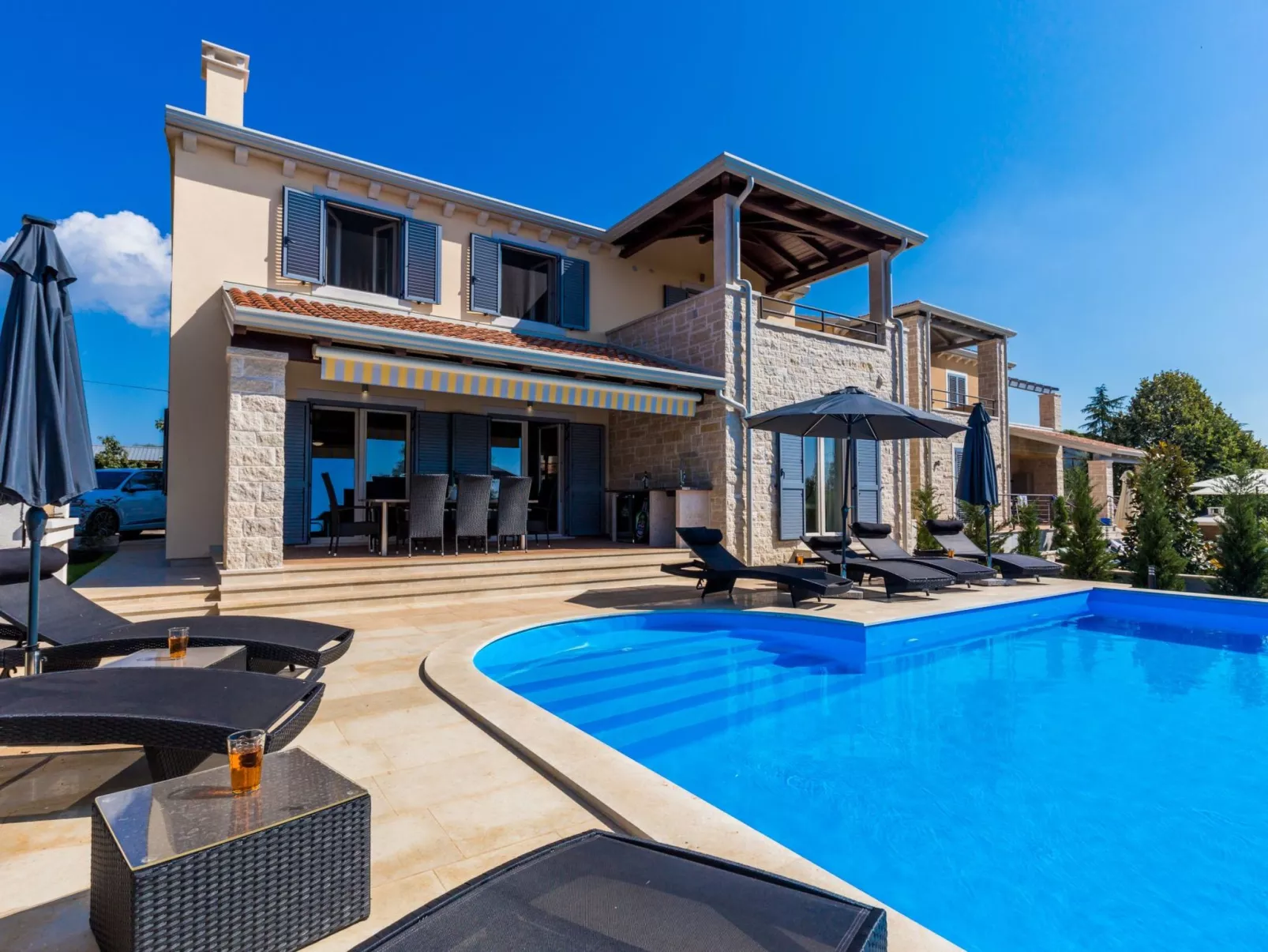 Tolles Ferienhaus in Deklići mit Privatem Pool