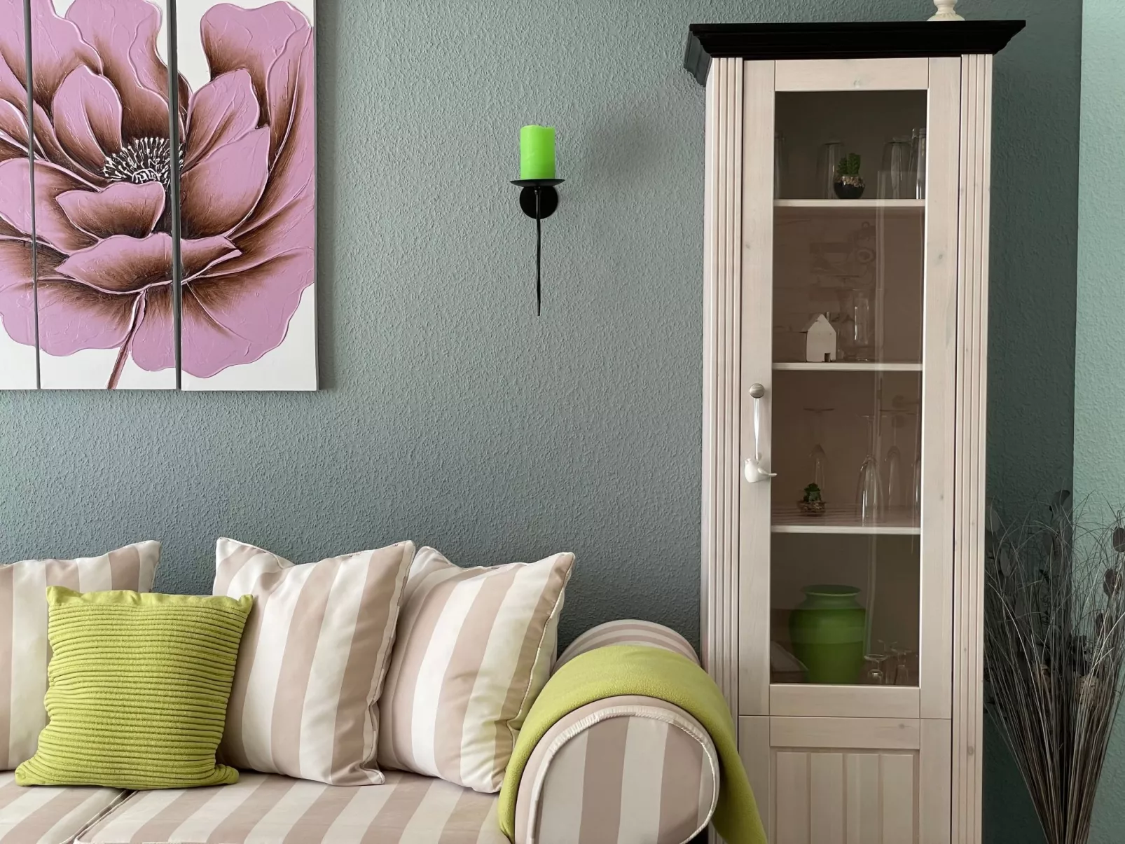 Modernes Ferienhaus mit Terrasse und Garten