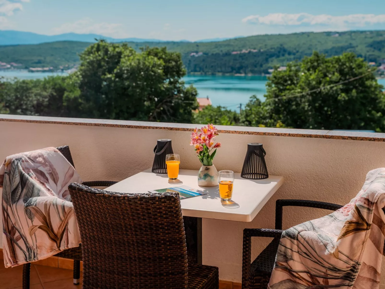 Wohnung Nr. 4 mit atemberaubendem Meerblick