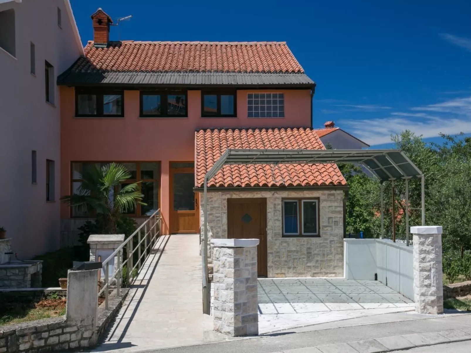 Appartement in Pula mit Terrasse, Garten und Grill