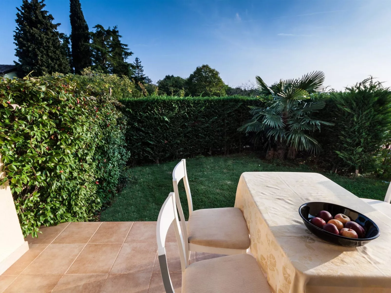 Mit privatem Garten und Terrasse