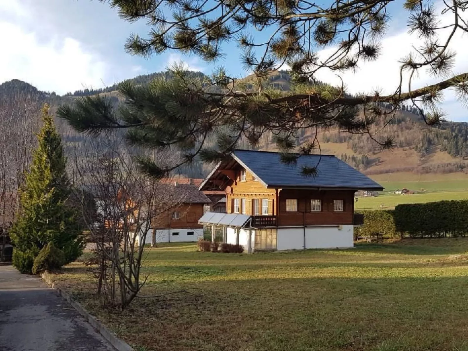 Chalet mit grossem Umschwung