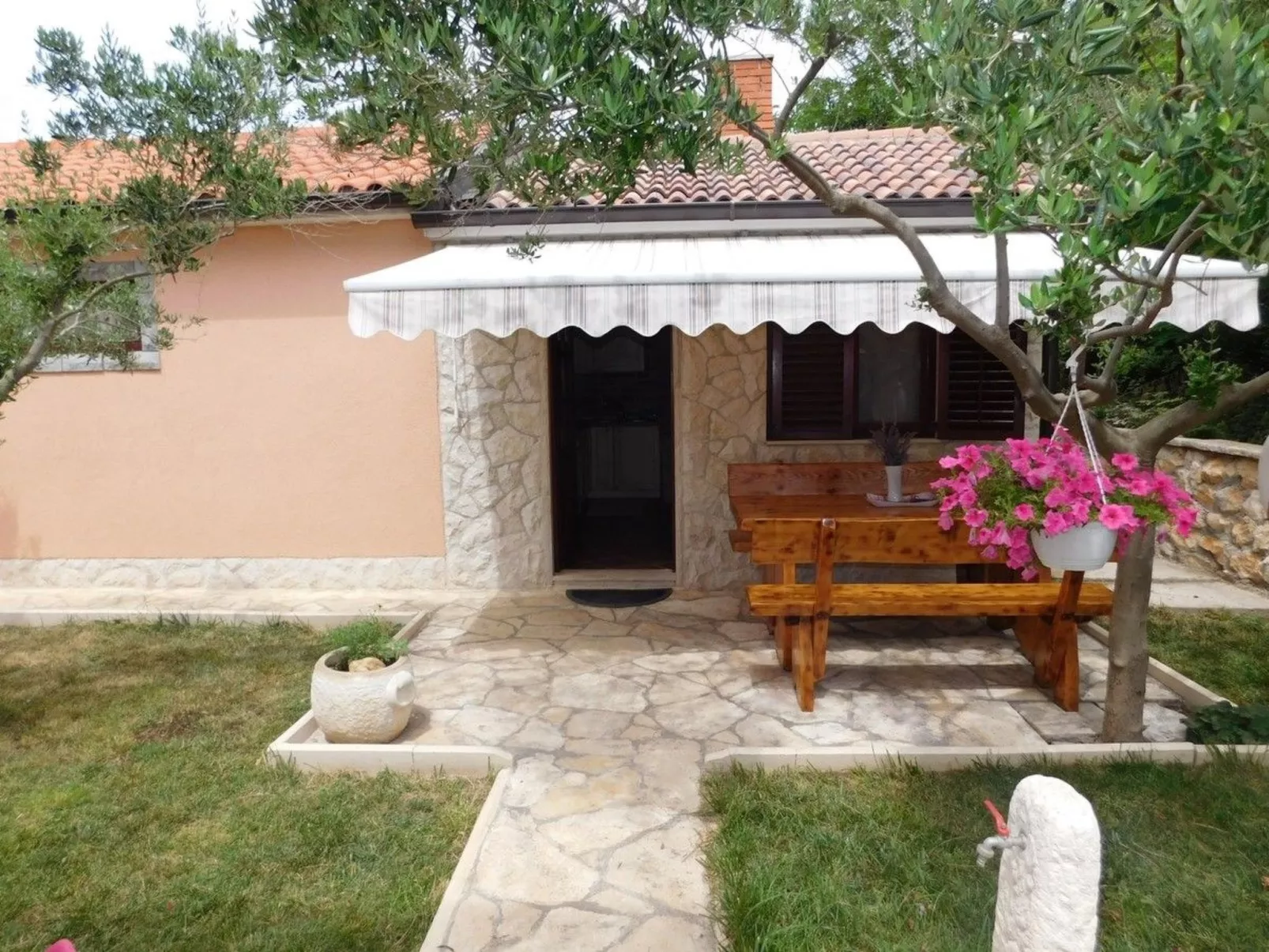Bungalow mit Gartenblick