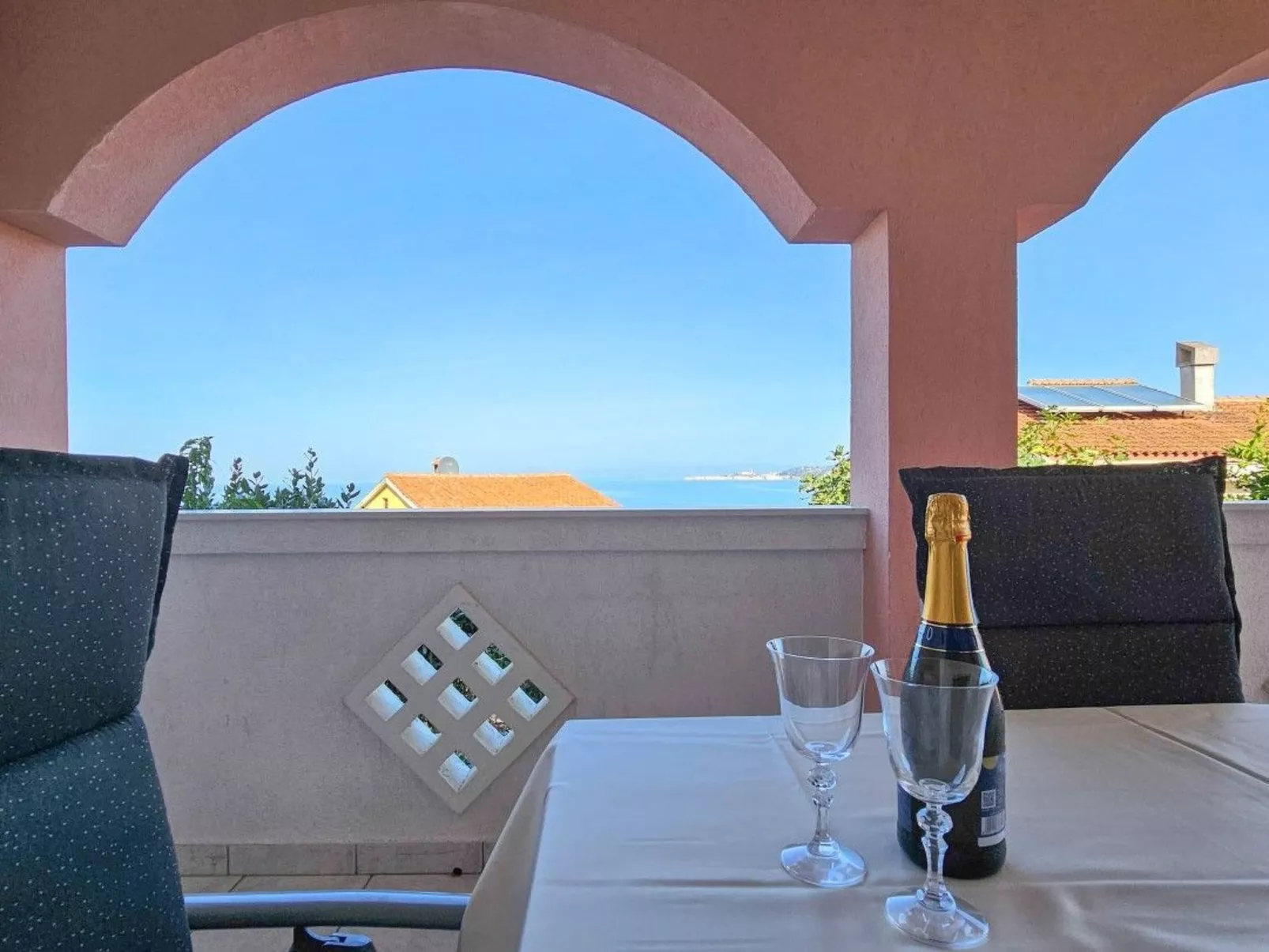 Apartment für 2 Personen mit Meerblick