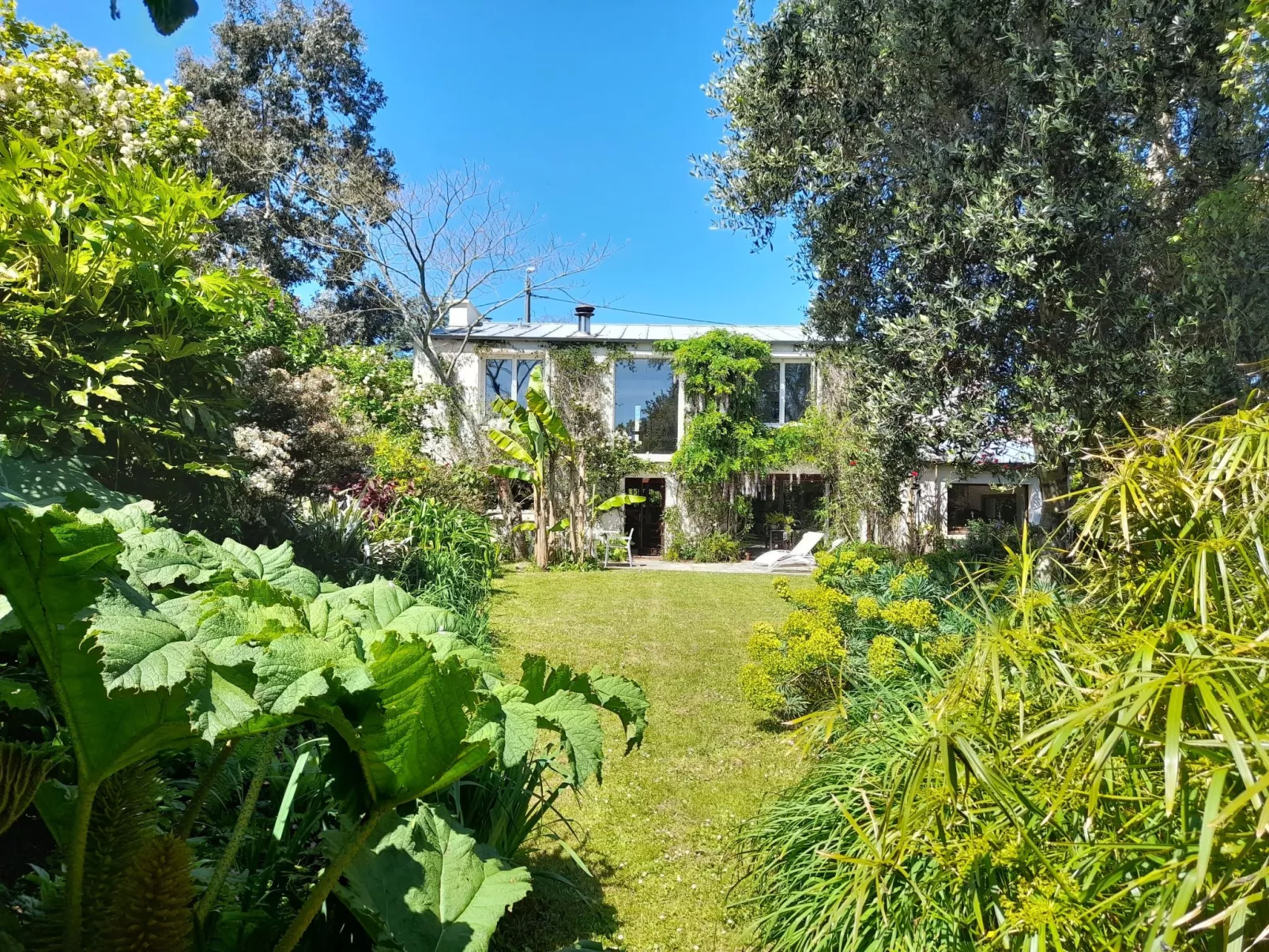 Kleine Wohnung in großem Familienhaus