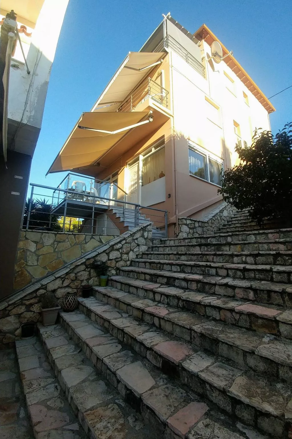 Appartement in Derveni mit Terrasse