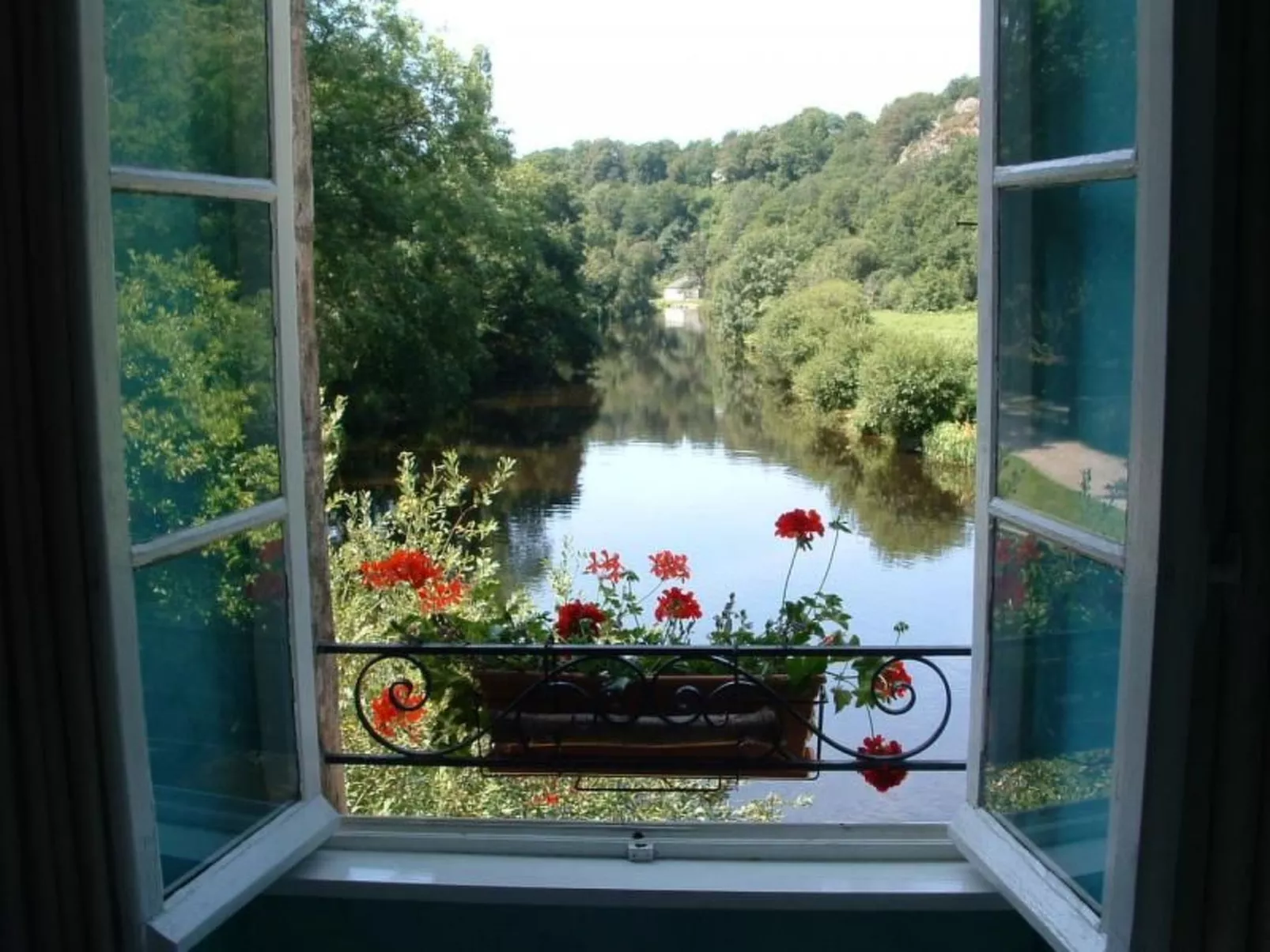 Unterkunft mit eigenem Garten und Blick auf den Fluss