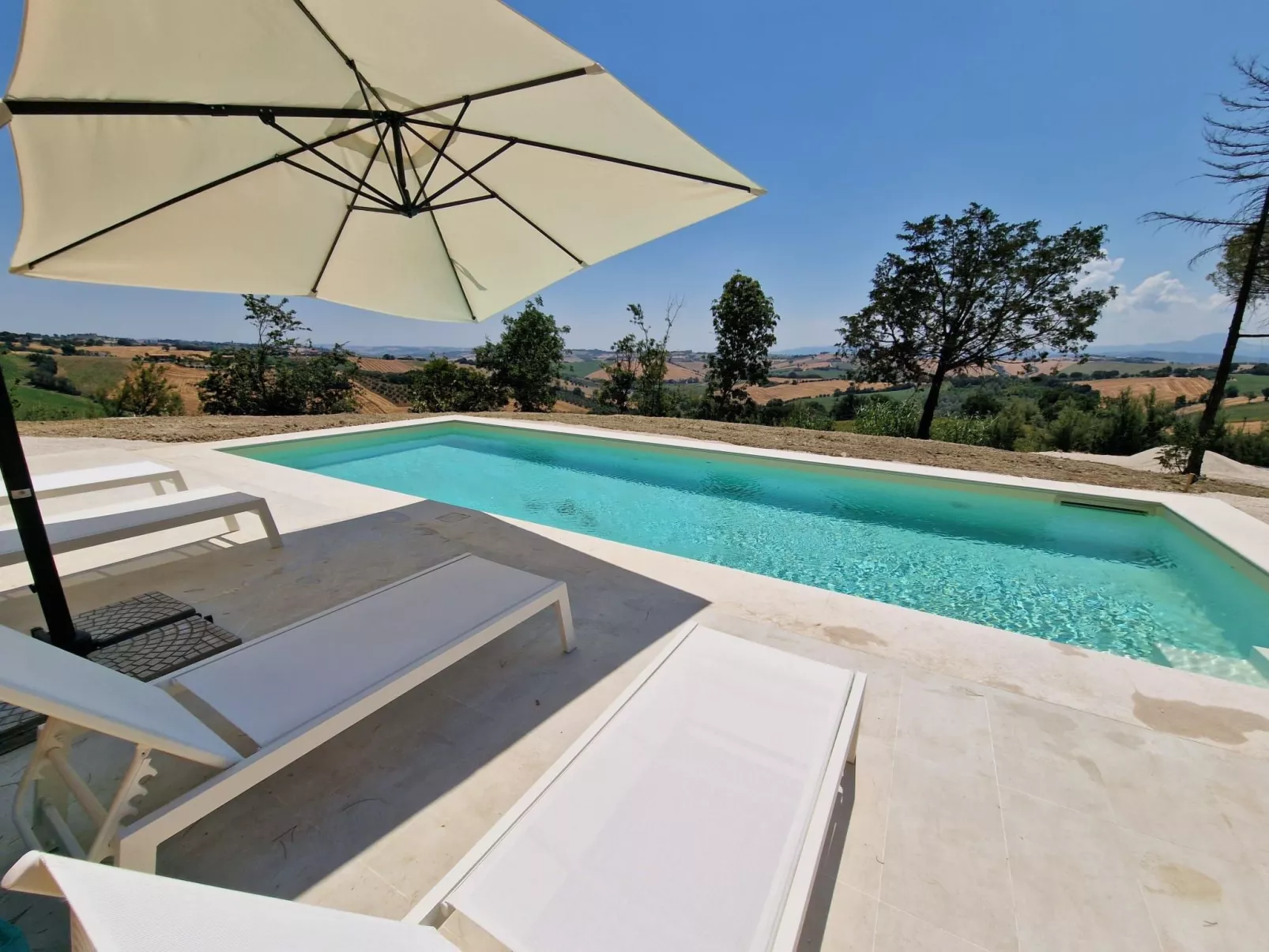Haus mit Terrasse mit Aussicht und Gemeinschaftspool
