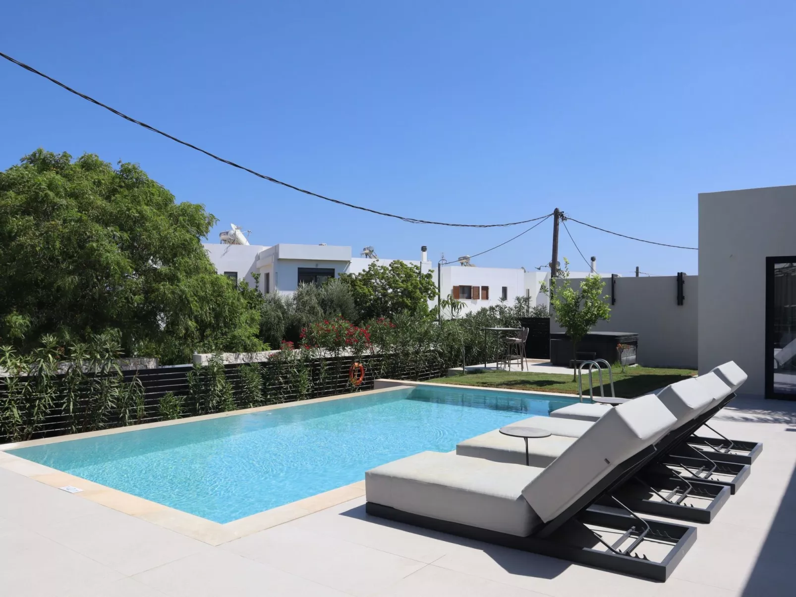 Trapezia Luxury Living - Opal