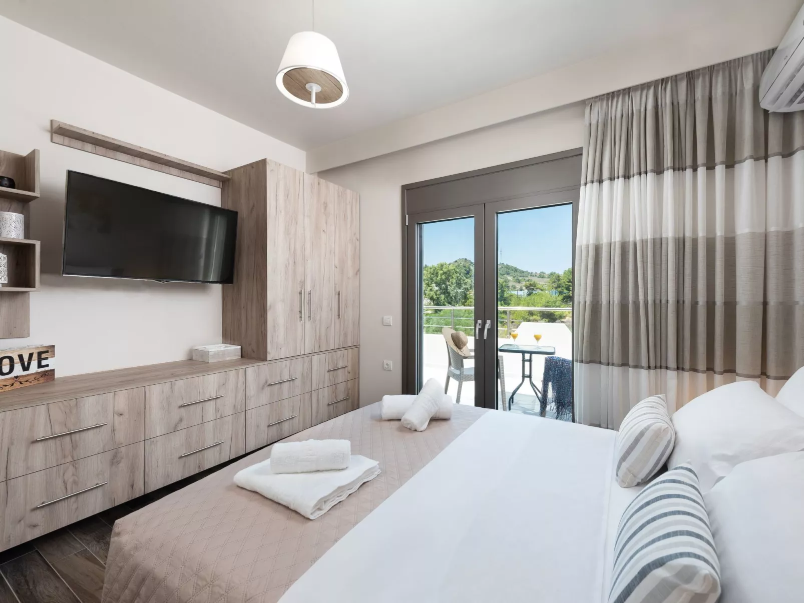 Sun's Reach Villa mit Schwimmbad