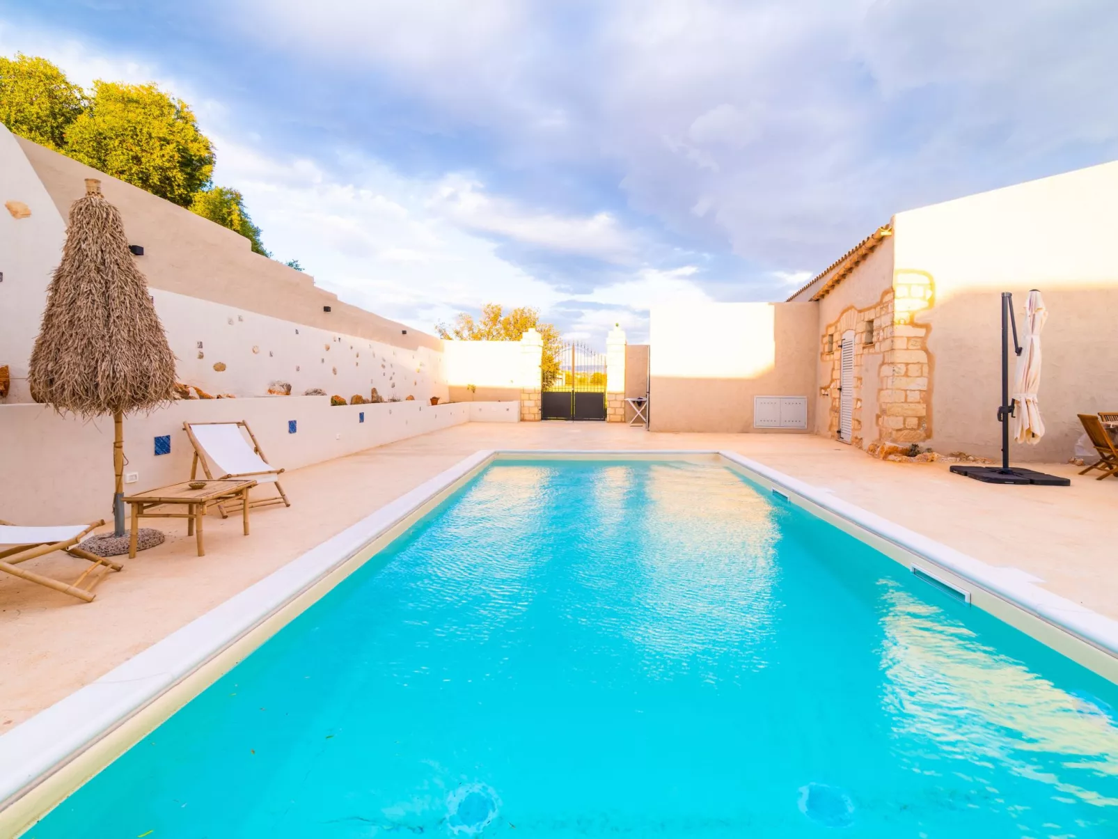 Zwei Einheiten, Luxus, Schwimmbad, Gemüsegarten