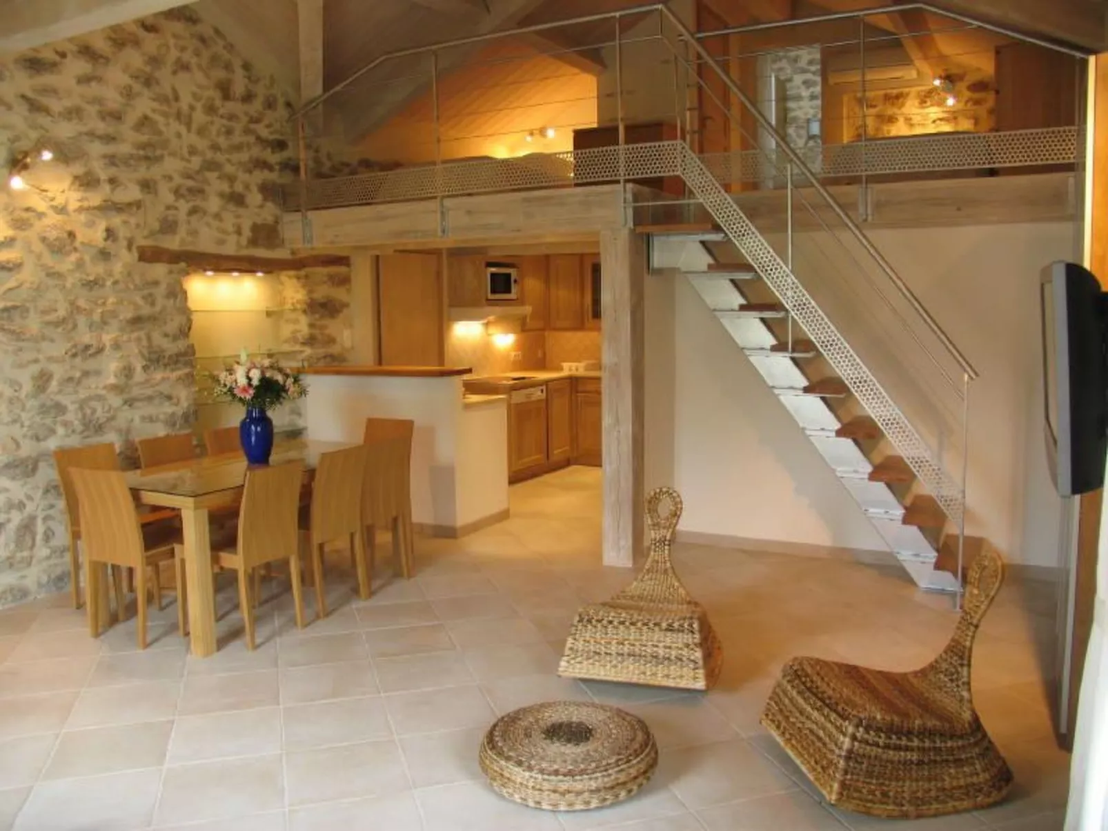 Wohnung "Eze" mit Privatparkplatz