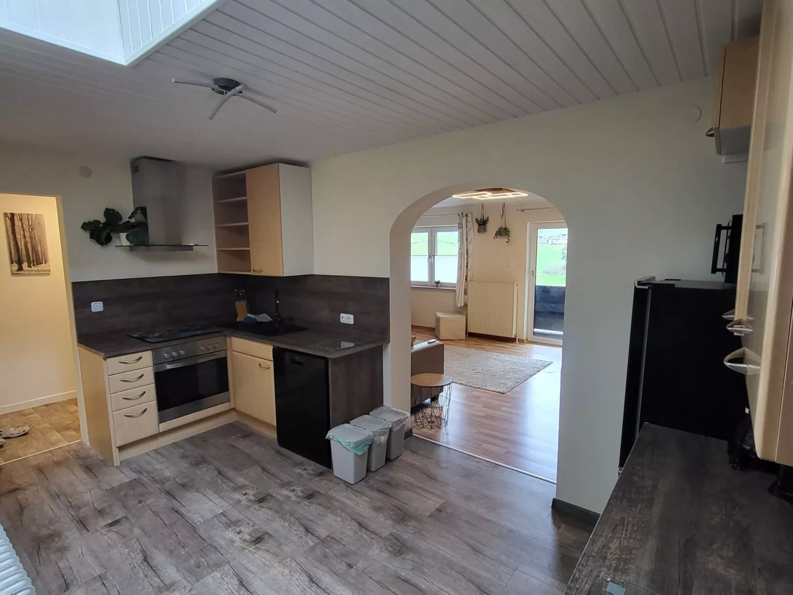 Geräumige Wohnung mit zwei Schlafzimmern und Balkon