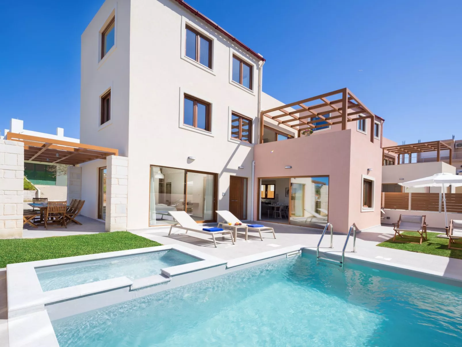 Neue Villa Panorea in Strandnähe mit absoluter Privatsphäre