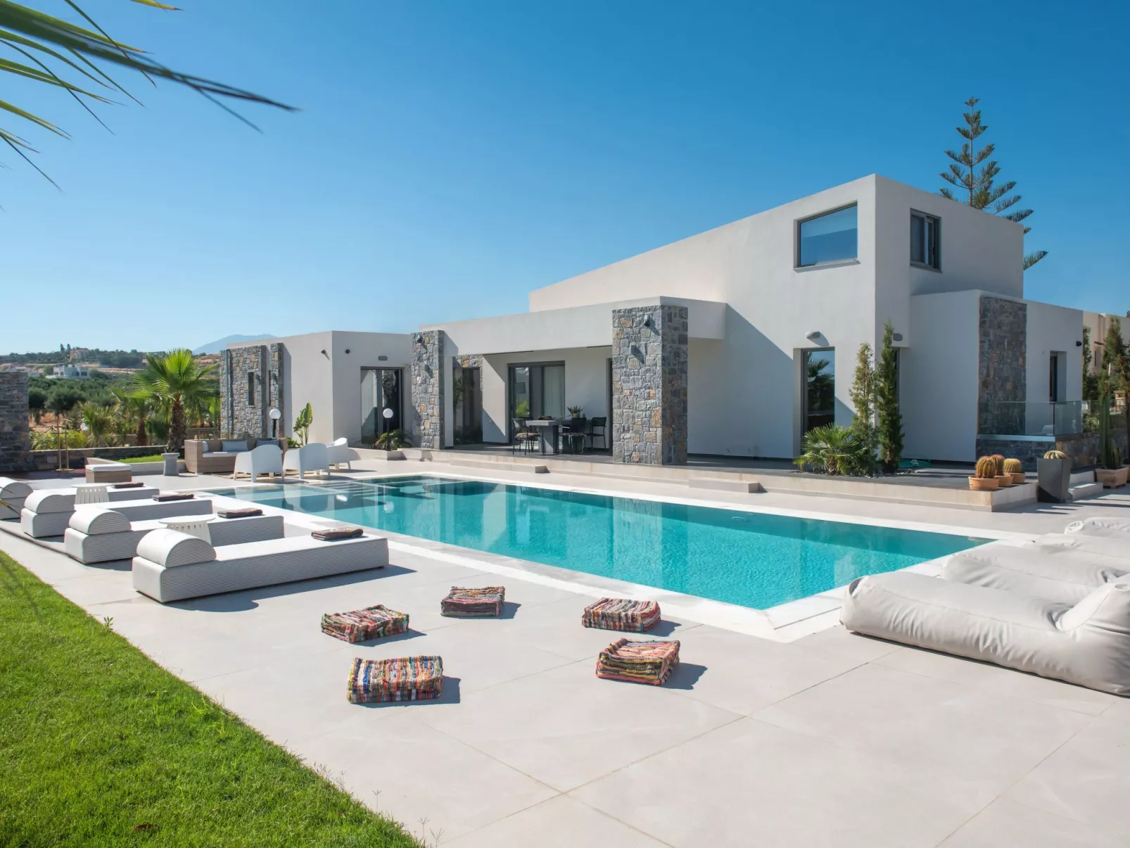 Luxuriös gestaltete Villa mit privatem Pool