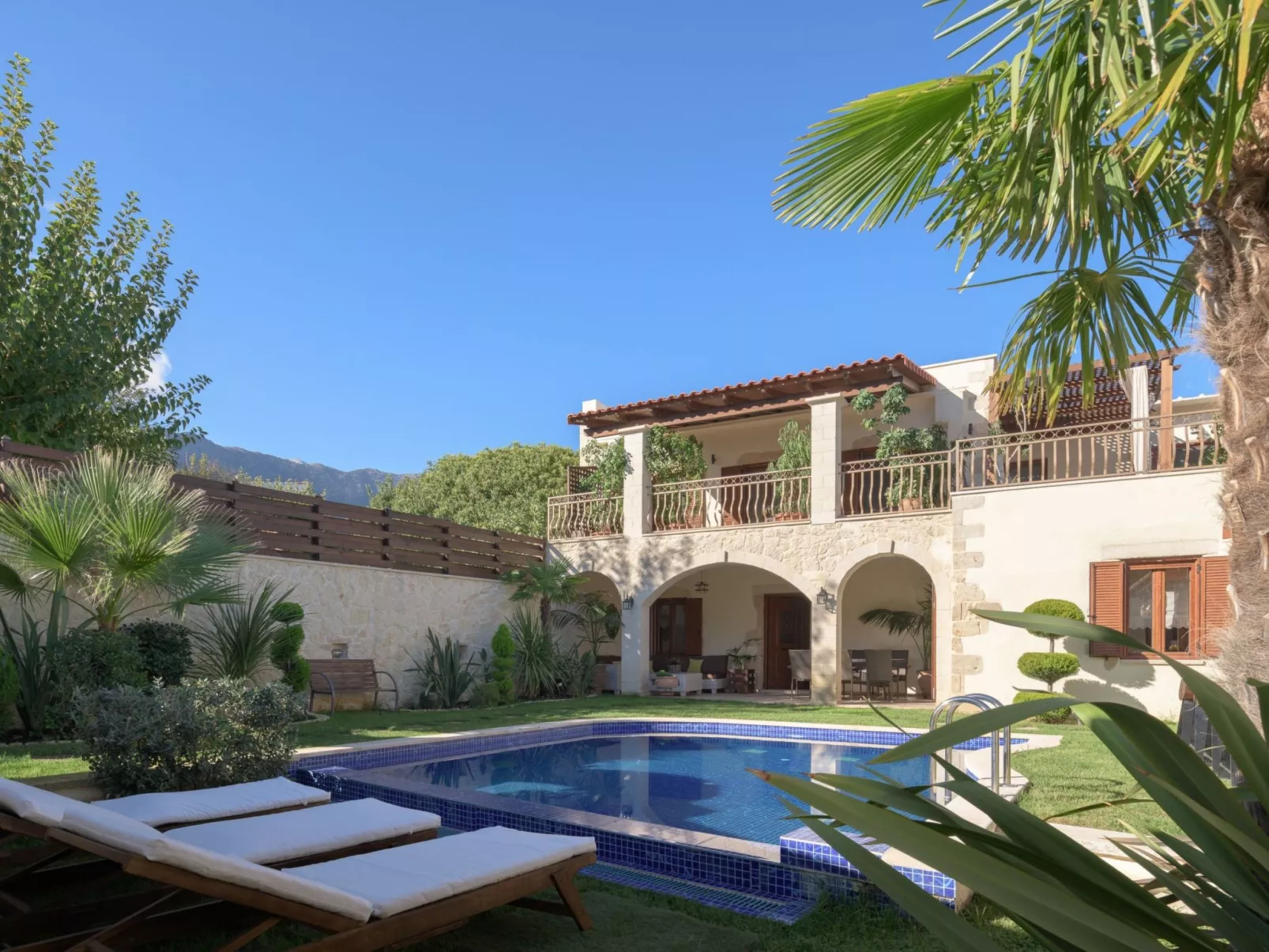 Nicole Villa - "Kostenloser" beheizter Pool, Village Escape