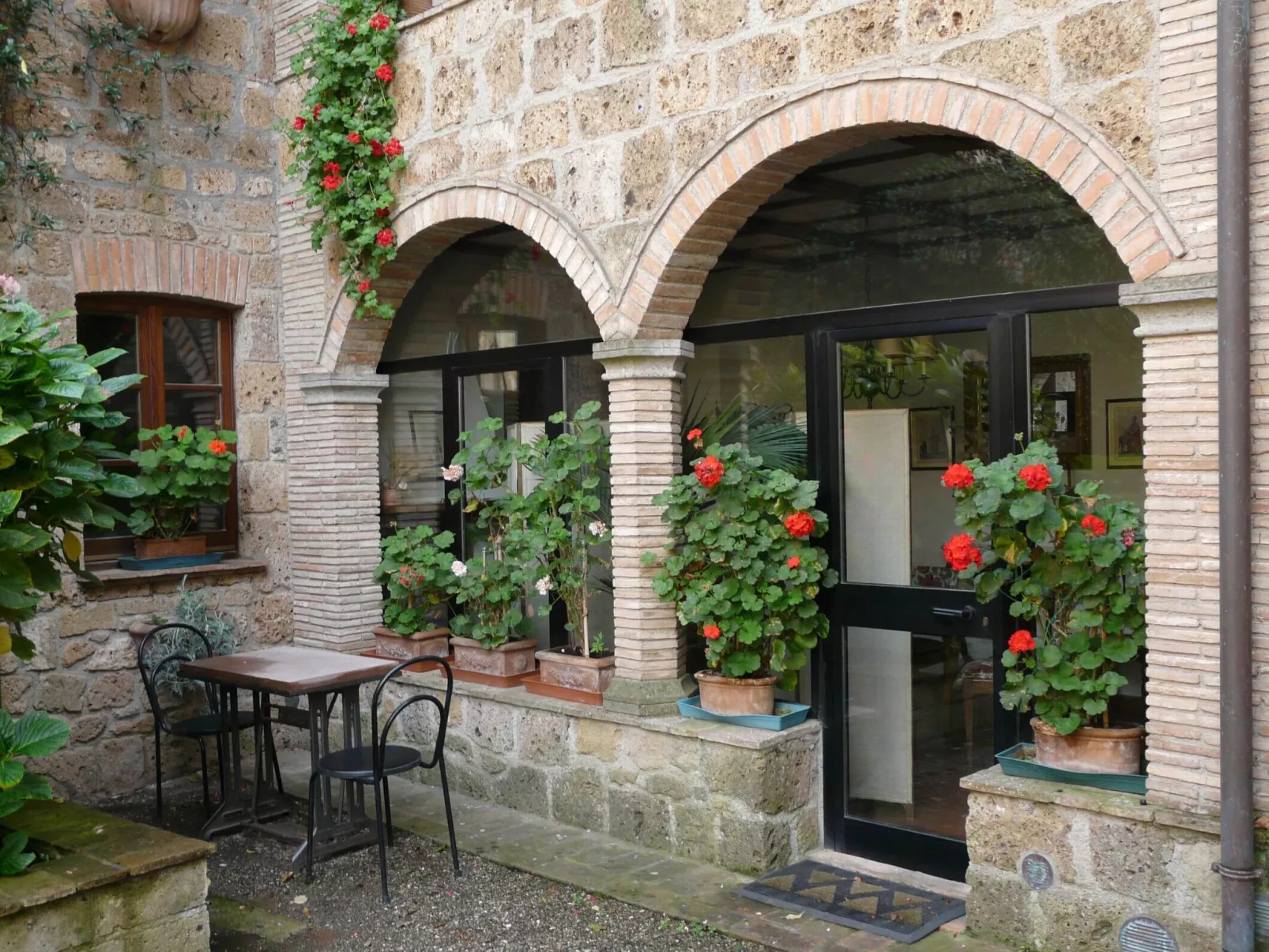 Komfortable Unterkunft in einem Schloss, Schwimmbad