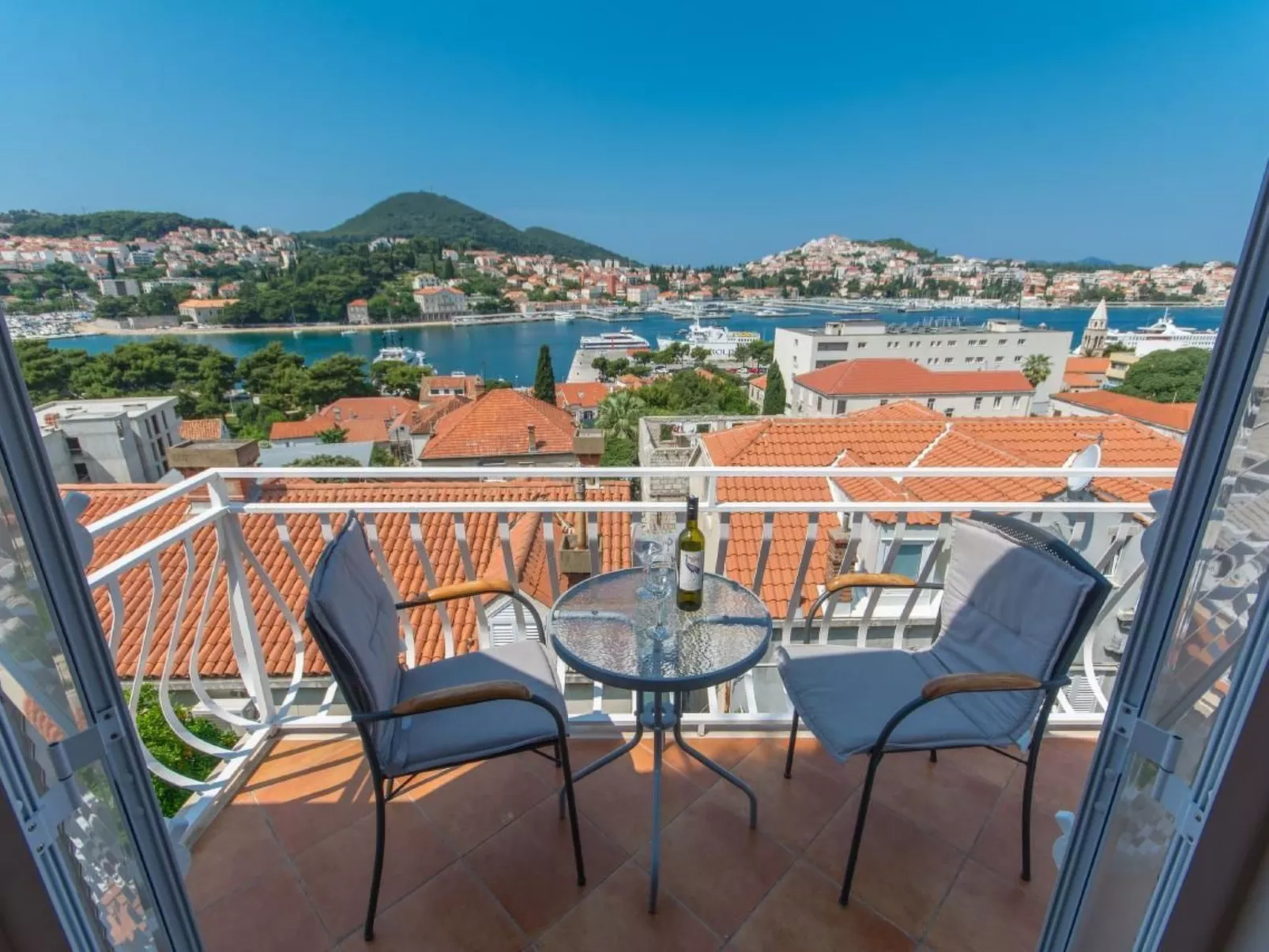 Apartment nahe Hafen mit Meerblick