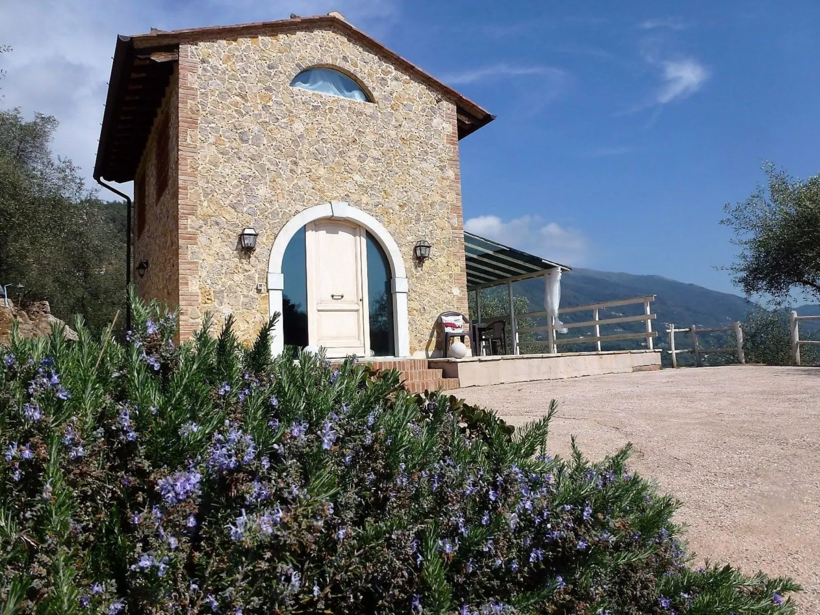 Rustico in schöner,ruhiger Lage mit Privatpool