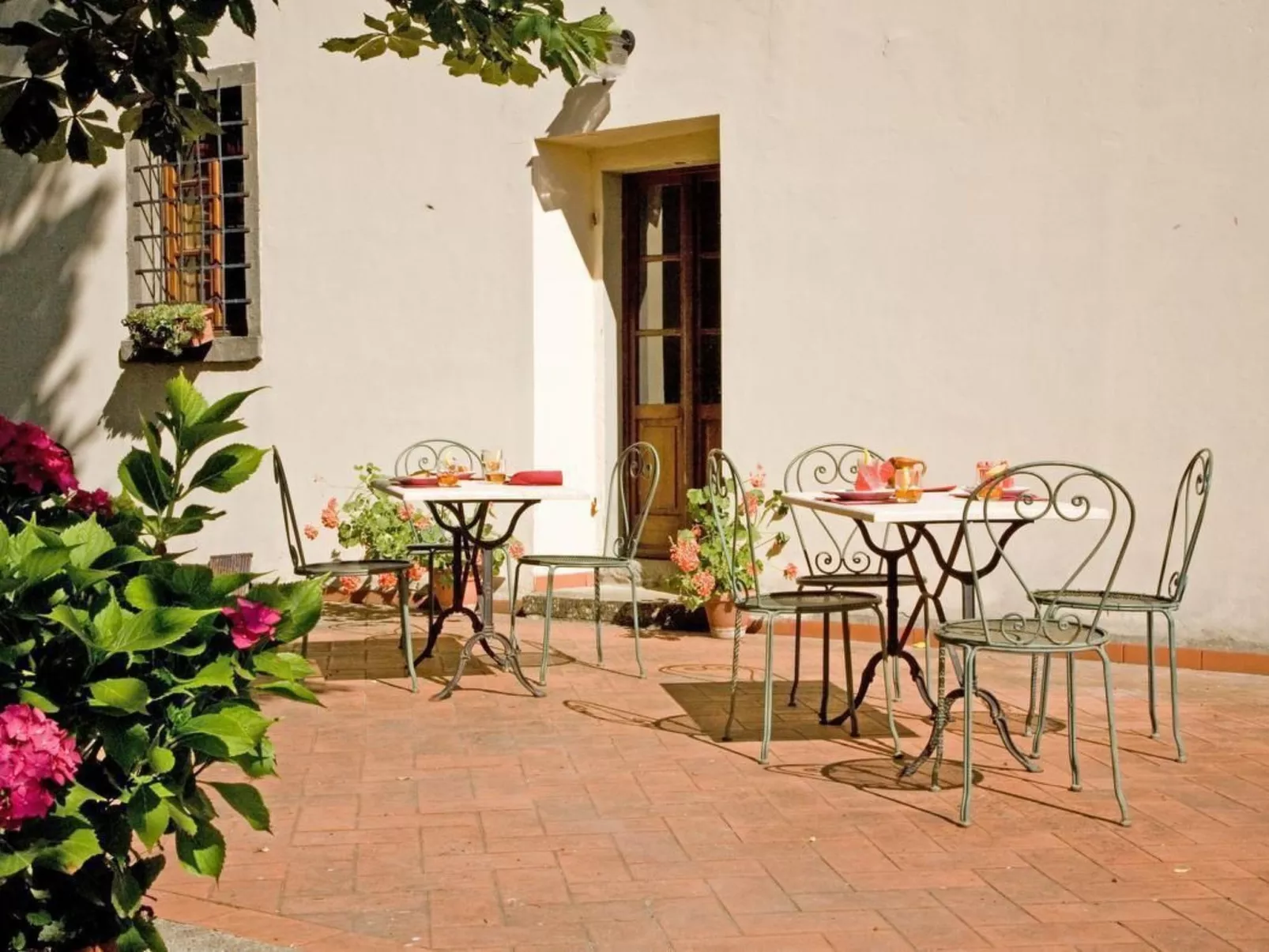 Wohnung in einer alten Villa mit Schwimmbad