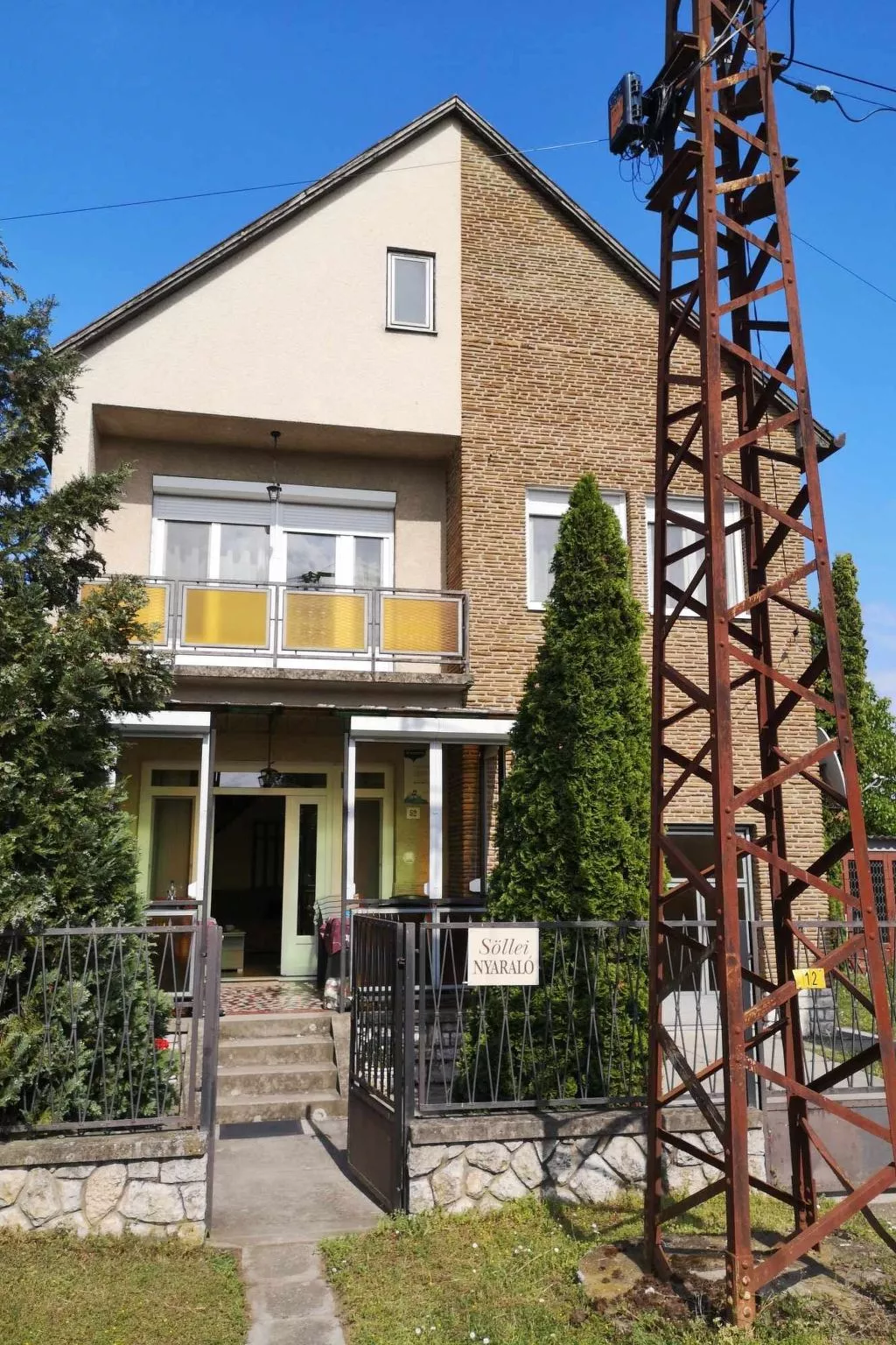 Schönes Ferienhaus in Fonyód mit Grill und Garten