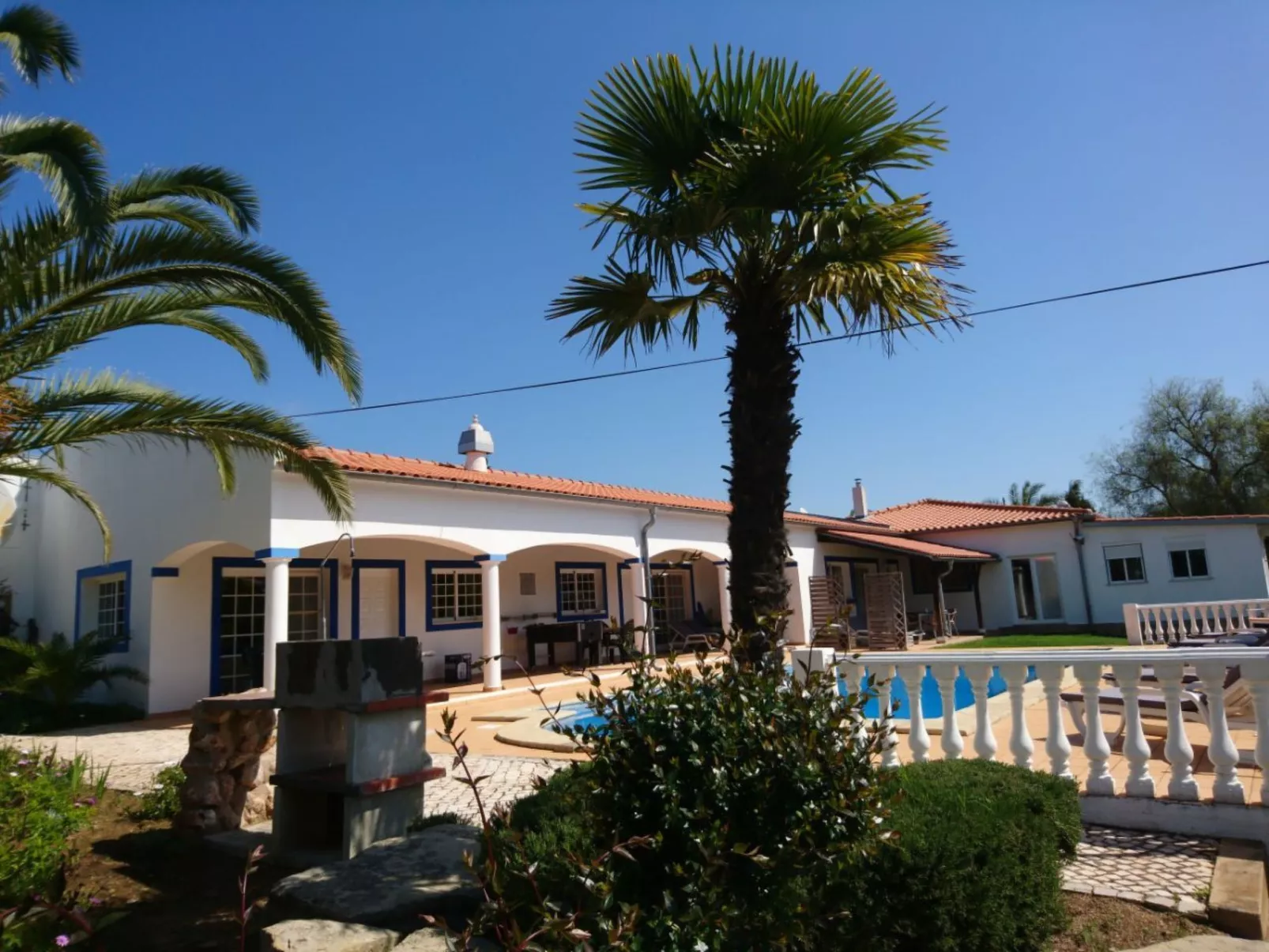 Mit Terrasse und Gemeinschaftspool