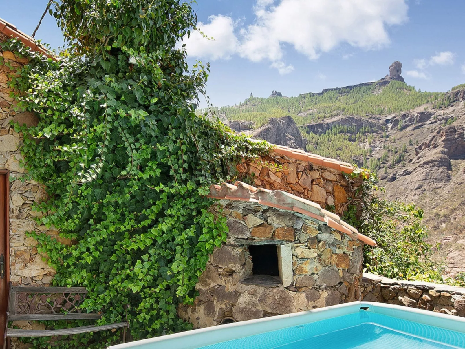 250 Jahre altes Steinhaus mit zwei Terrassen inmitten einer wunderbaren Naturla