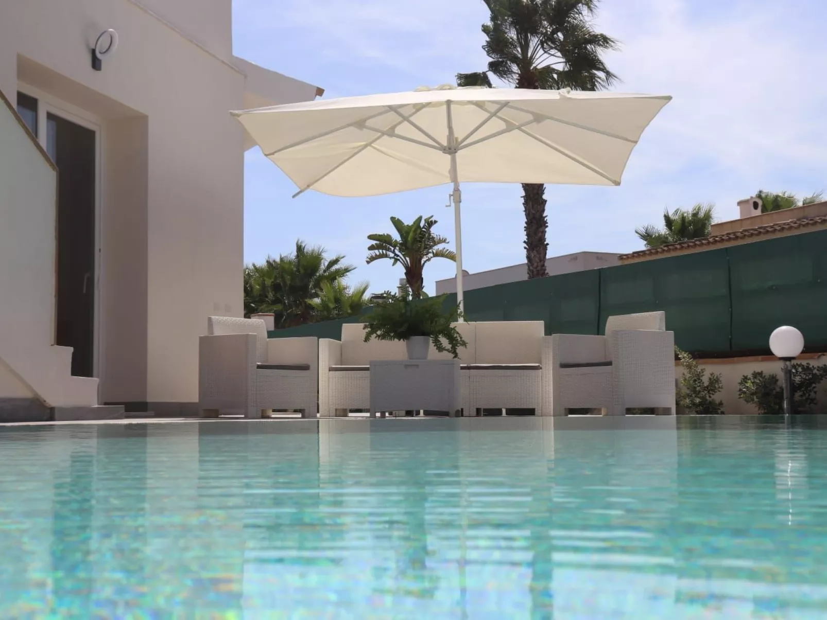 "Die Perle Siziliens" mit Salz-Infiltrationspool