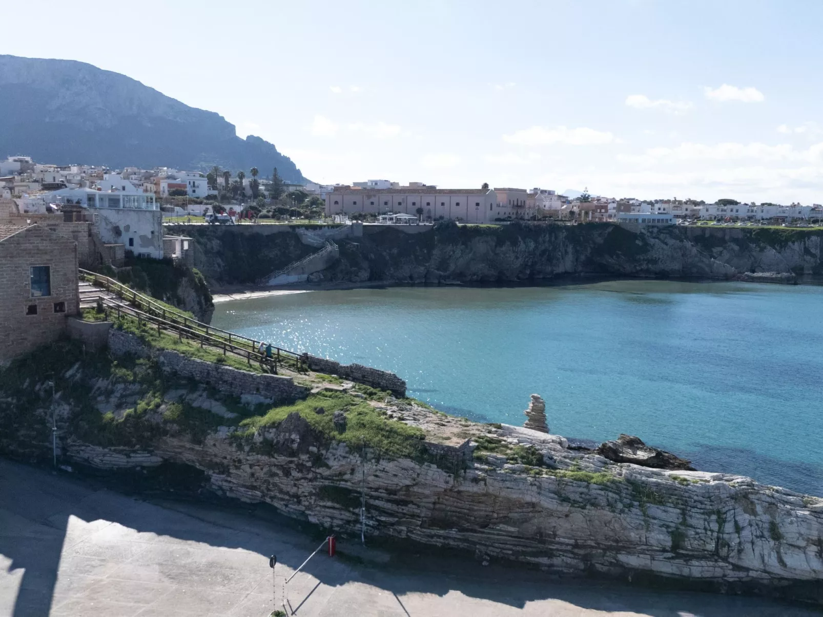 Luxuriöse Flucht mit Meerblick