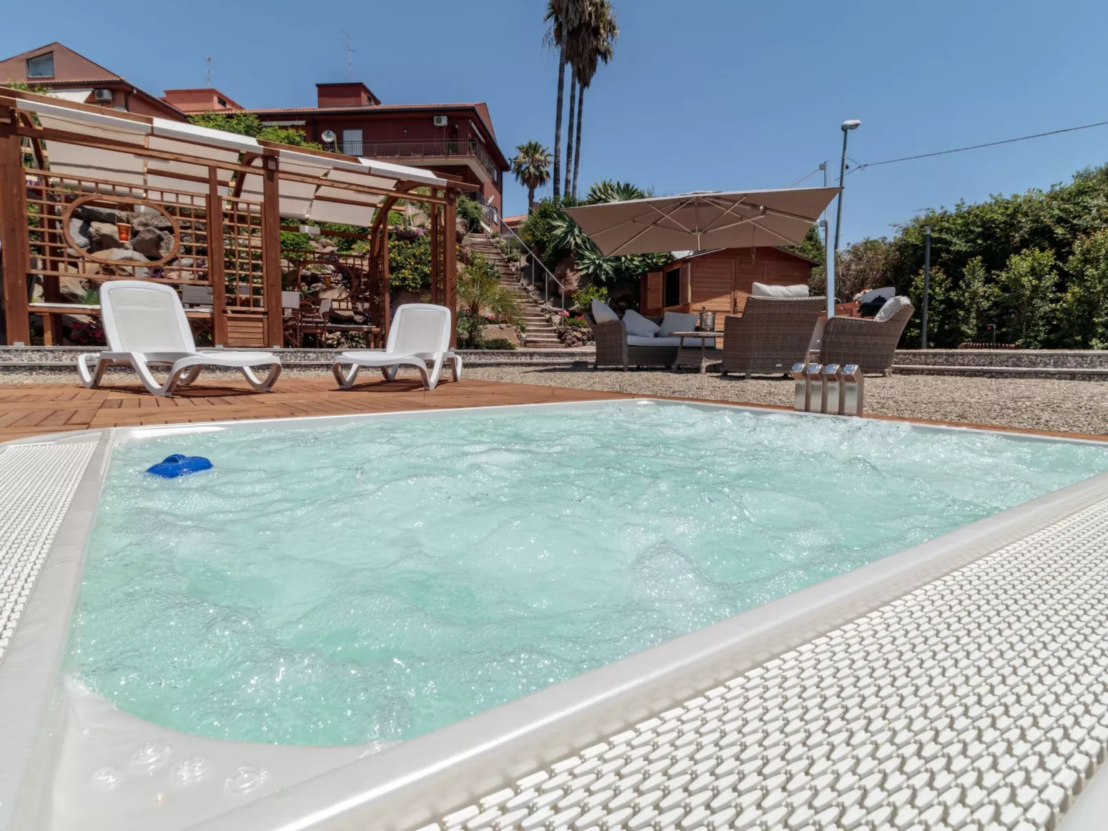 Zyklopenhaus. Erstaunliche Aussicht und privates Mini-Spa