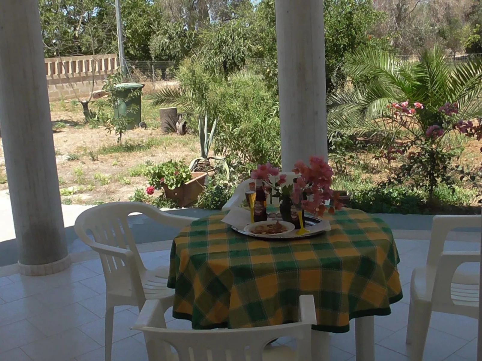 Kleine Villa mit geschlossenem Garten in Parabita