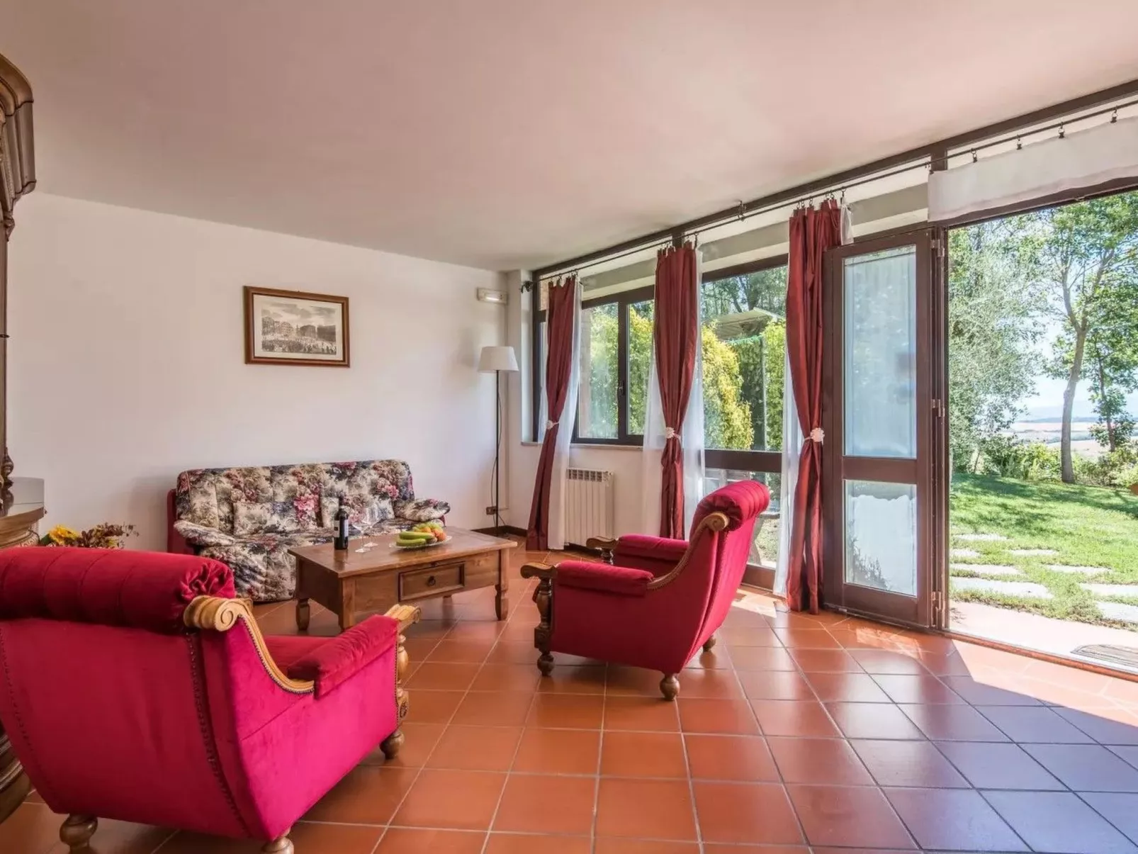 Wohnung mit Garten und oberirdischem Pool