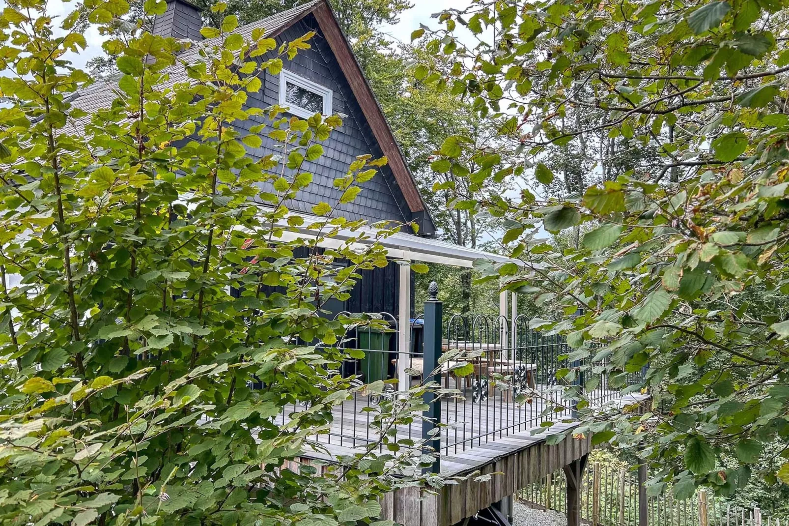 Am Wald-Terrasbalkon