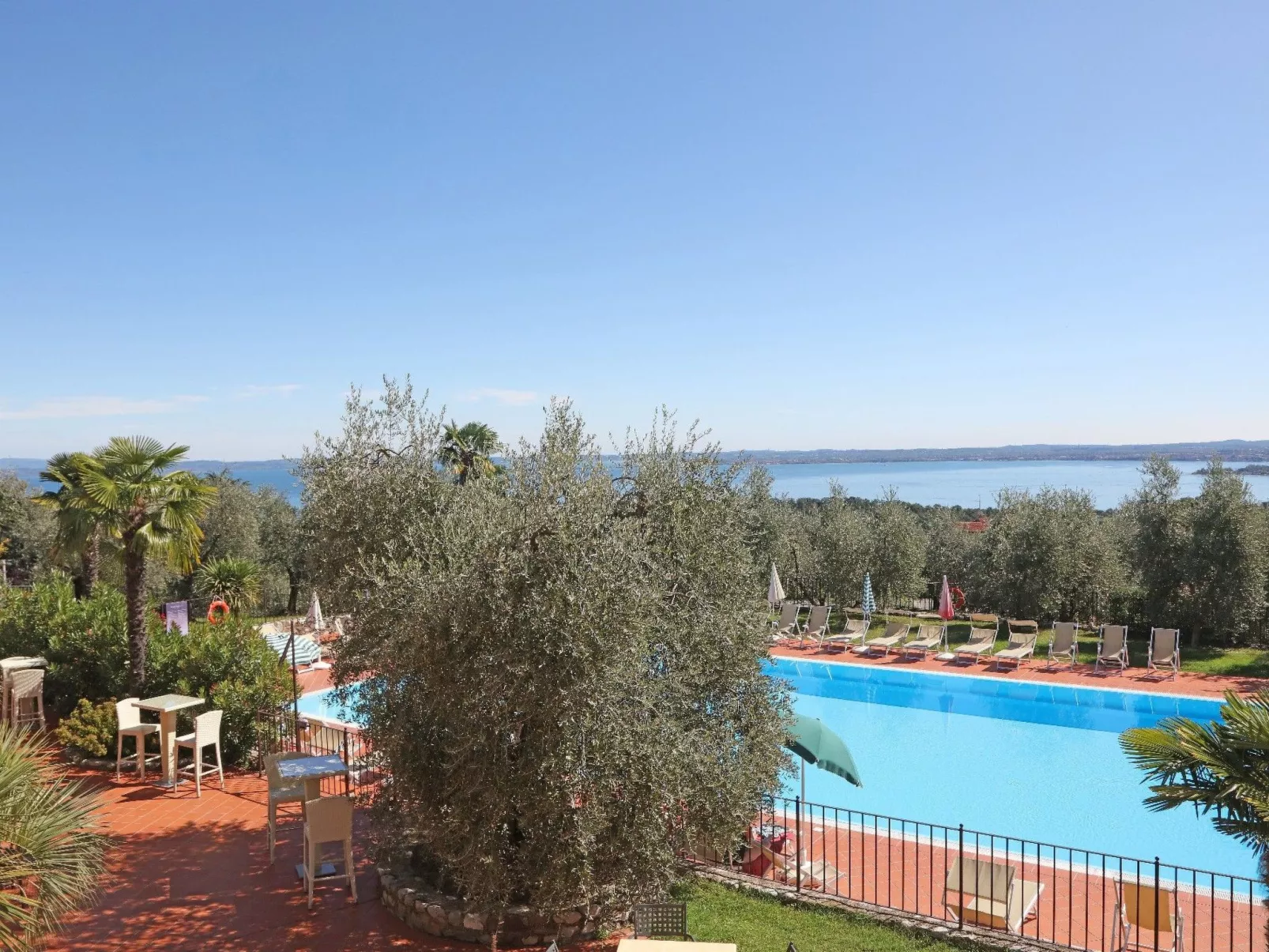 Helle Wohnung in den Hügeln des Gardasees