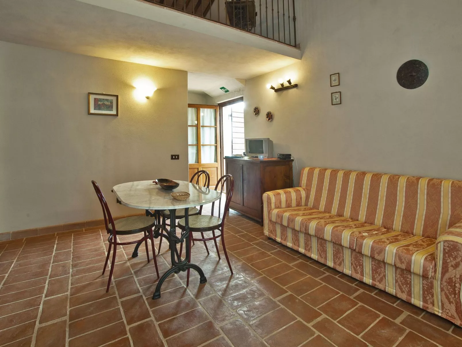 Wohnung in Asciano mit Grill und Garten