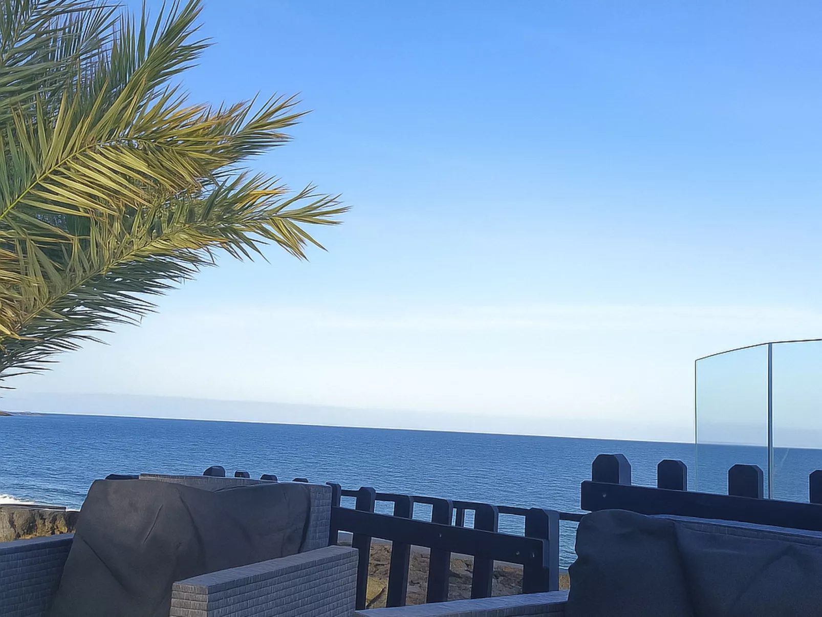 Drean on the Beach, erste Linie am Meer -Garten