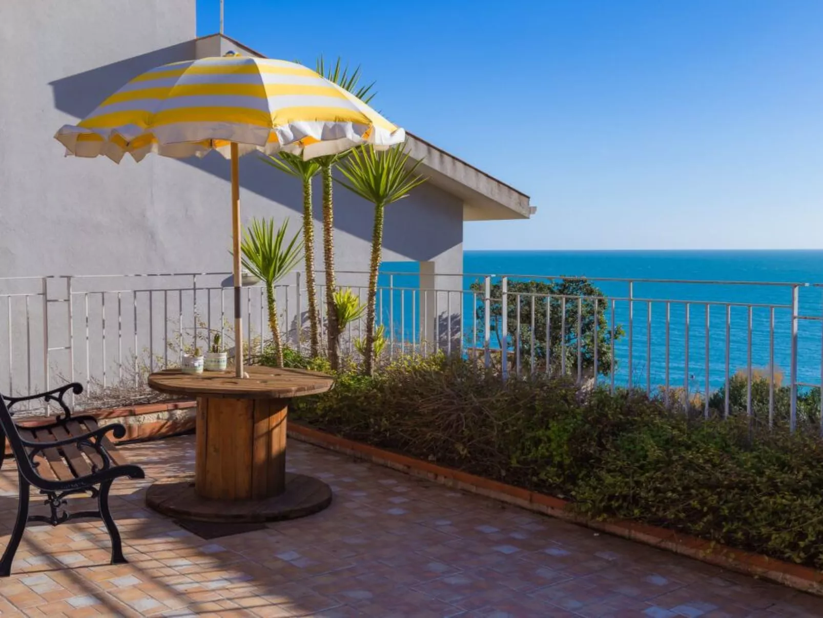 Ruhige Ferienwohnung in Sciacca mit Grill und Terrasse und Meerblick