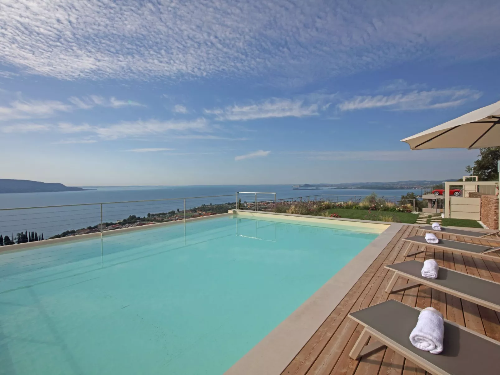 Exklusive Villa Agave mit Seeblick und privatem Pool