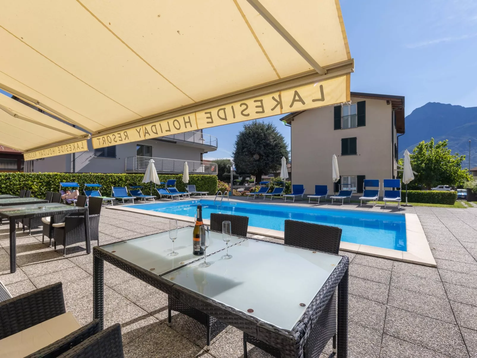 Zwei-Zimmer-Wohnung mit Parkplatz in der Nähe des Strandes